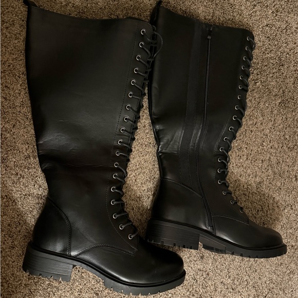 Black Lace-Up Knee-High Boots - Picture 2 of 11